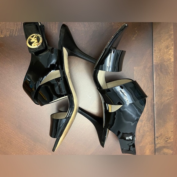 Michael Kors MK Joselle Patent Leather Sandals - Picture 3 of 10